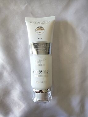 Below Zero Arctic Breeze Revitalizing Foot And Hand Cream 4.25 Fl Oz NWOT
